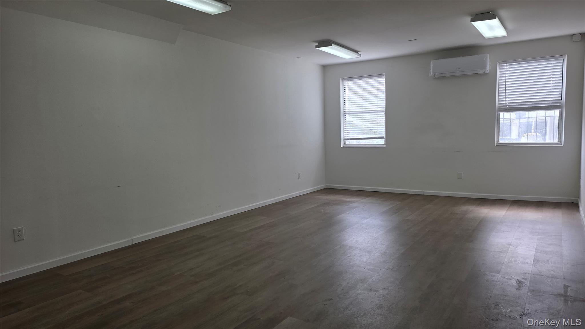 Commercial Lease Farrington  Queens, NY 11354, MLS-1008083-2