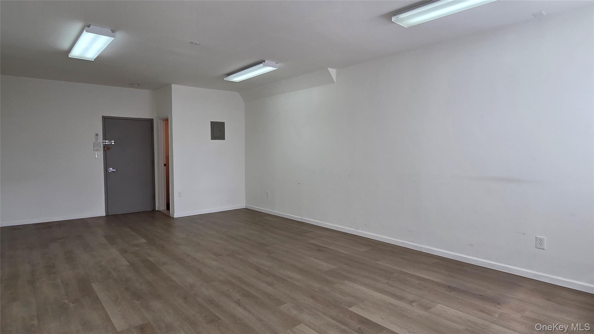 Commercial Lease Farrington  Queens, NY 11354, MLS-1008083-4