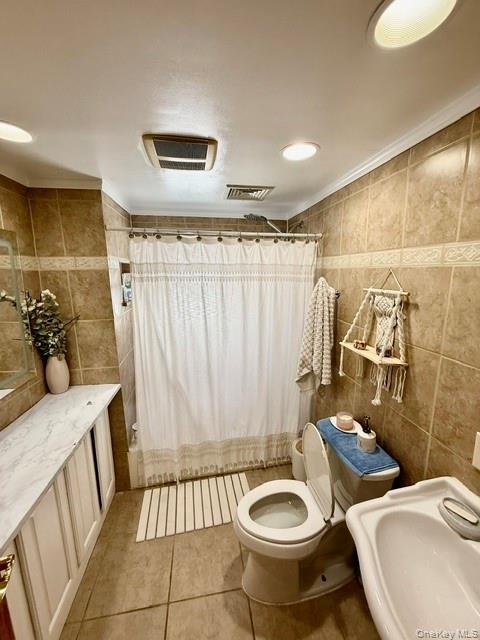 Single Family E 7th Road Queens, NY 11693, MLS-1008109-16