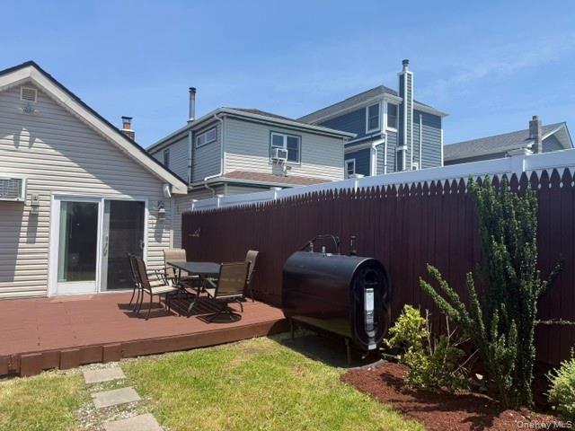 Single Family E 7th Road Queens, NY 11693, MLS-1008109-21