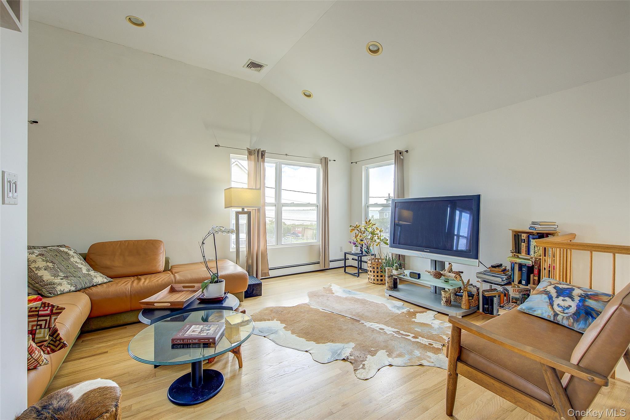 Single Family Arctic Street Suffolk County, NY 11757, MLS-1008168-11