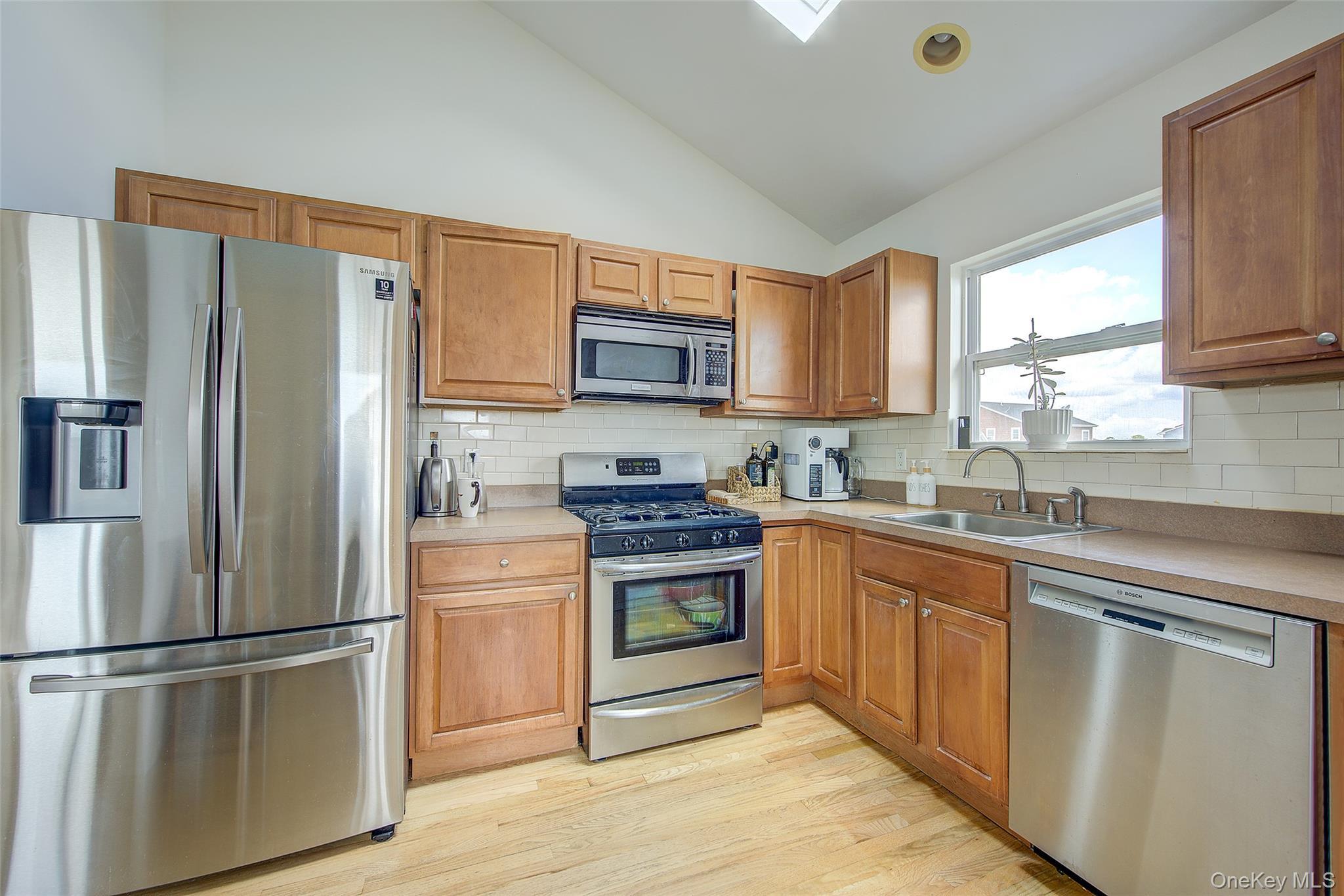 Single Family Arctic Street Suffolk County, NY 11757, MLS-1008168-15