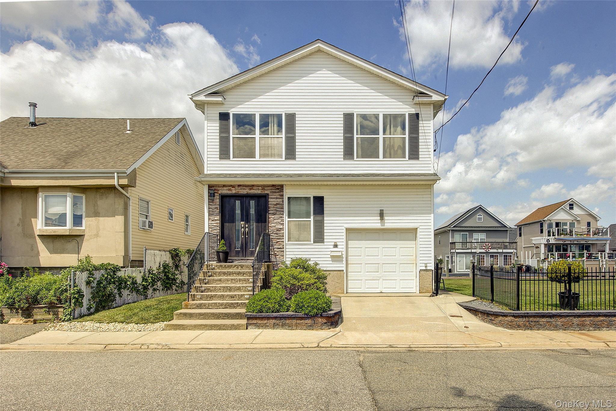 Single Family Arctic Street Suffolk County, NY 11757, MLS-1008168-2