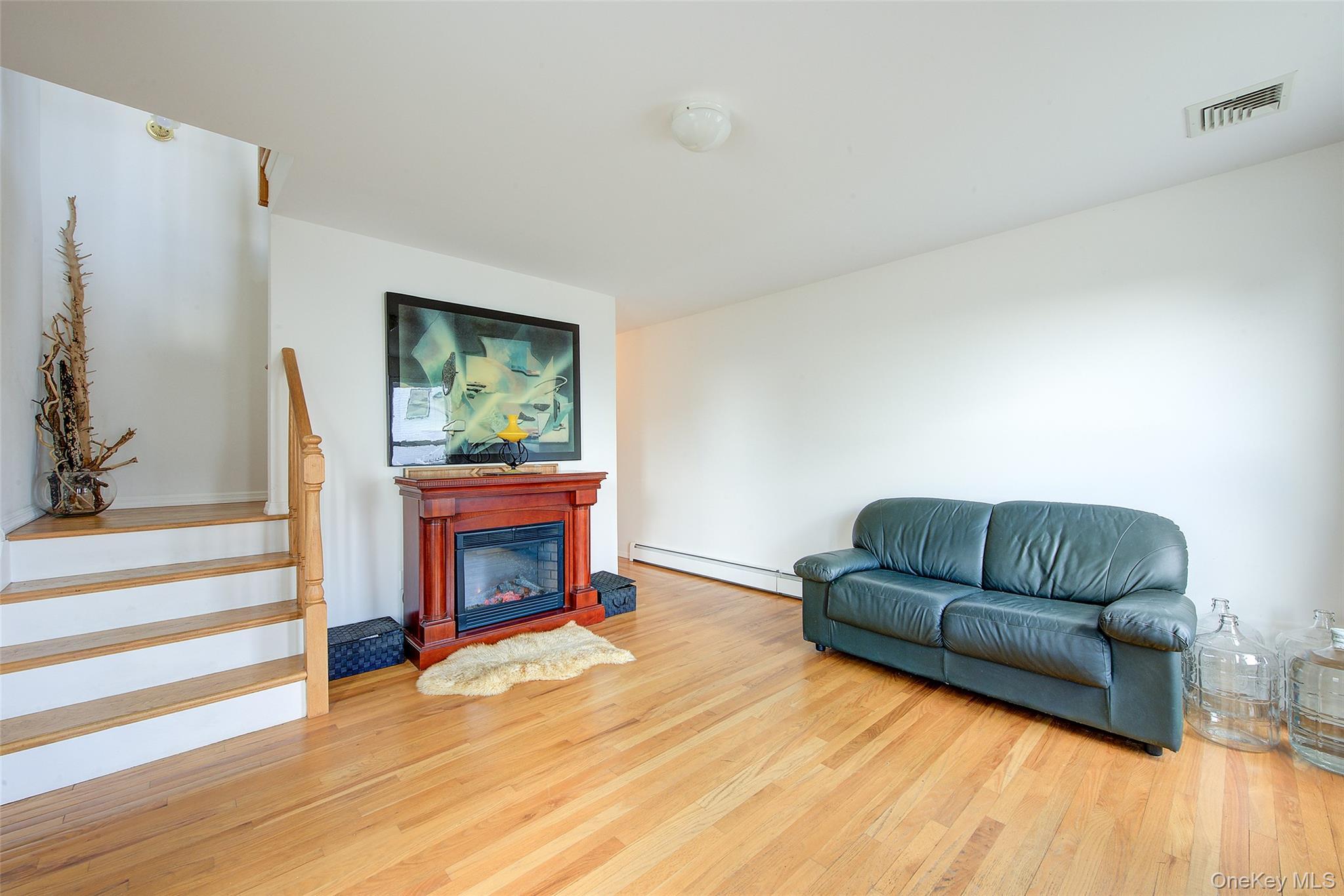 Single Family Arctic Street Suffolk County, NY 11757, MLS-1008168-3