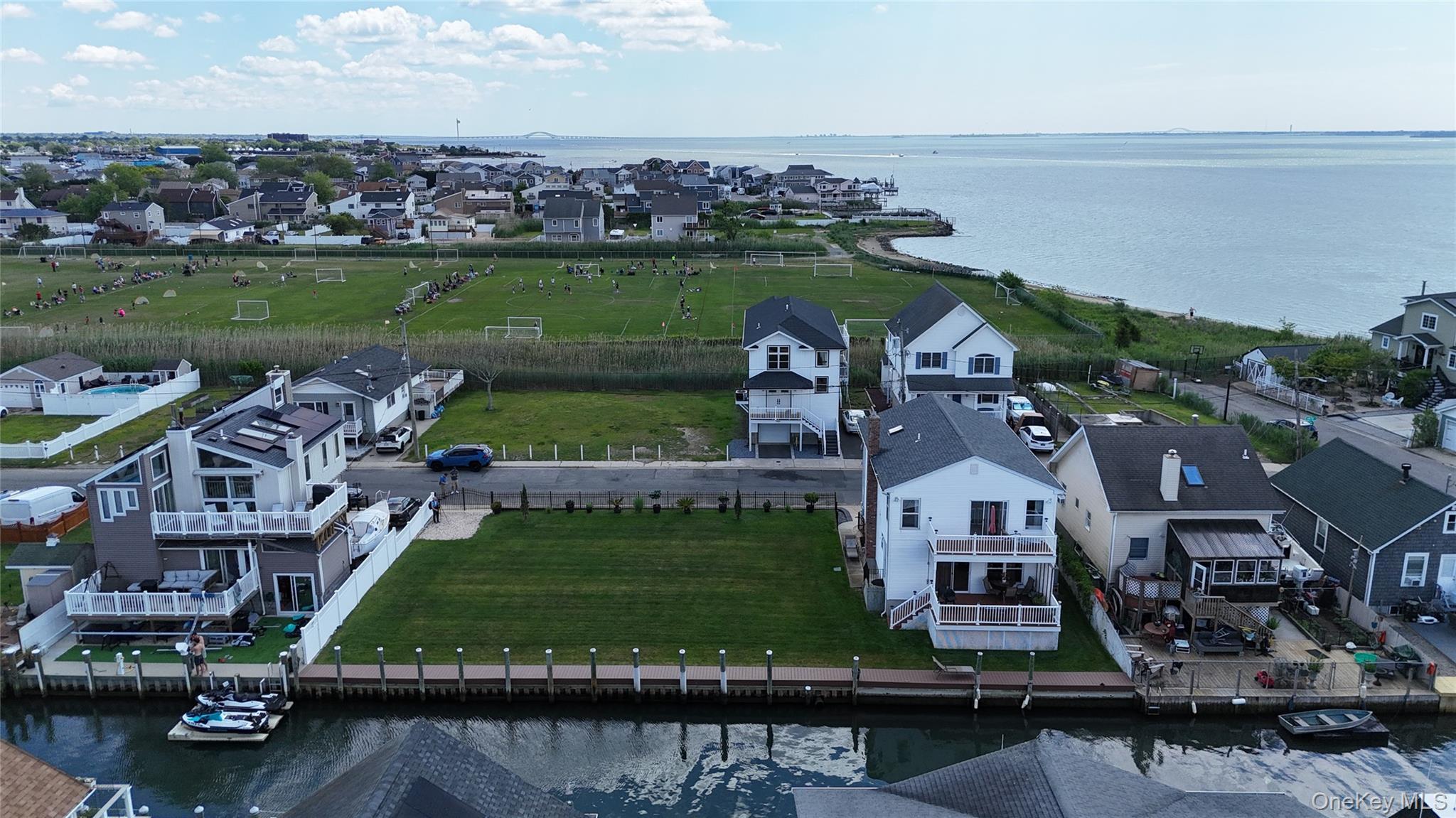 Single Family Arctic Street Suffolk County, NY 11757, MLS-1008168-38