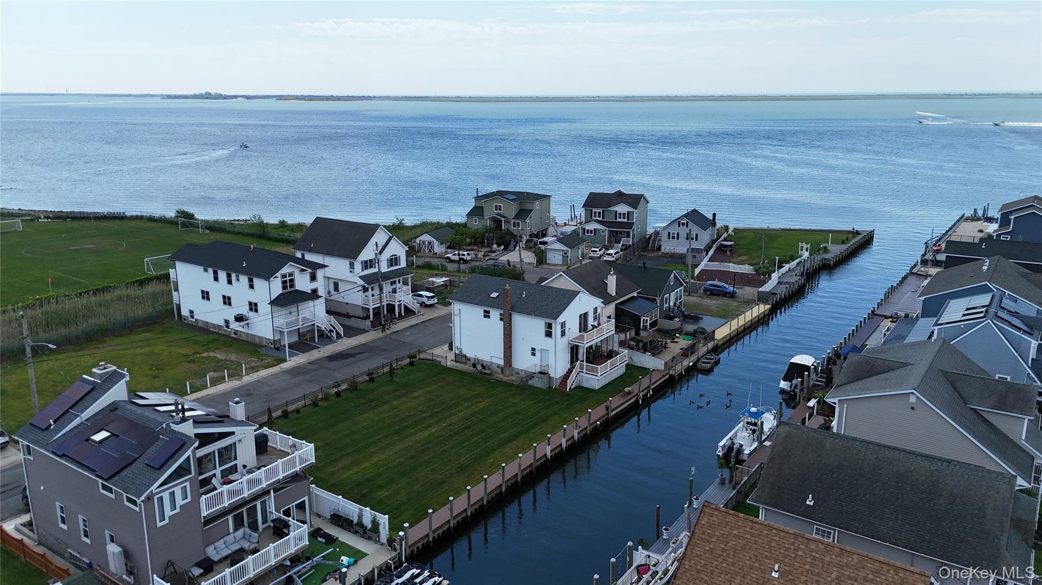 Single Family Arctic Street Suffolk County, NY 11757, MLS-1008168-40