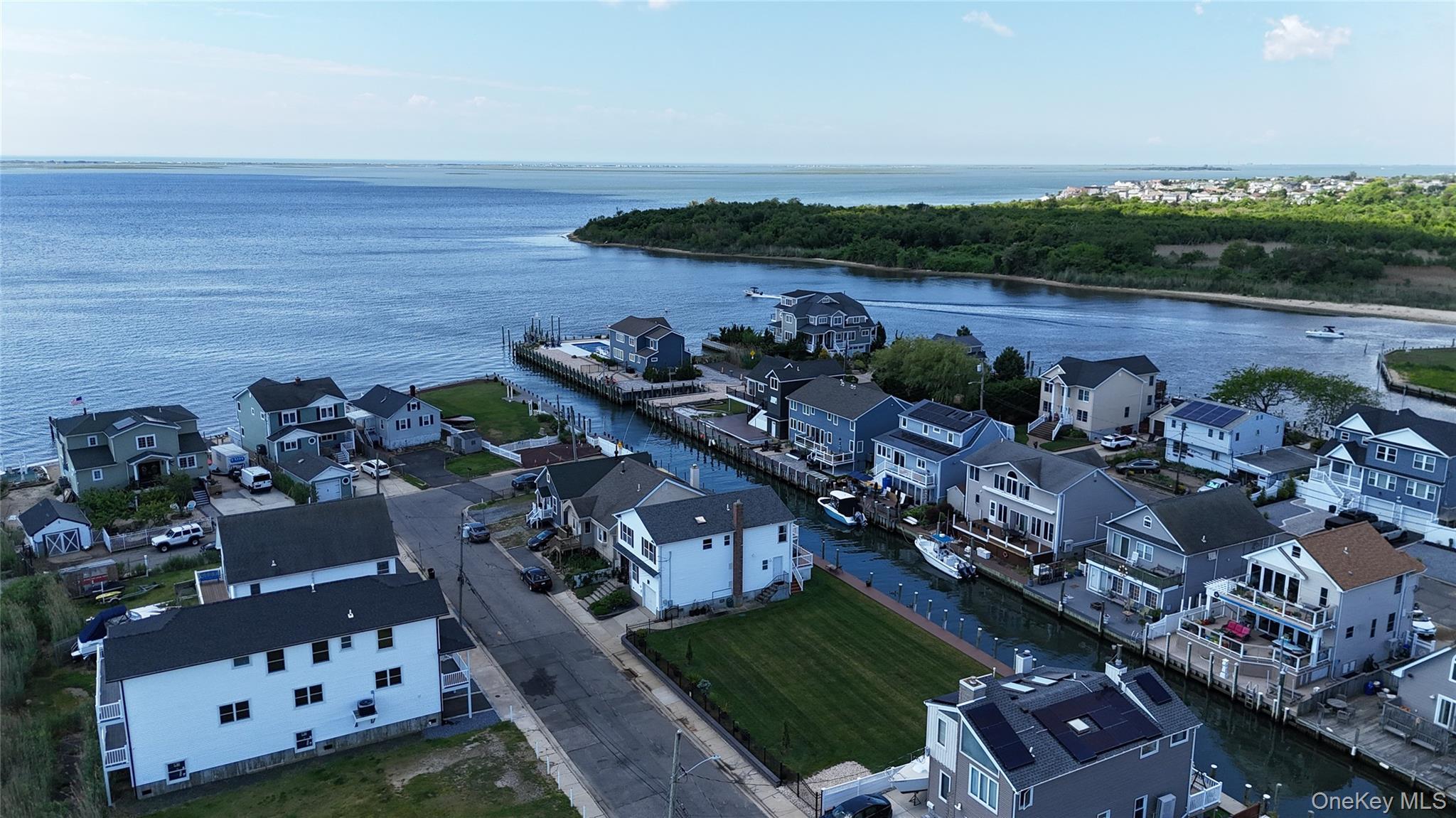 Single Family Arctic Street Suffolk County, NY 11757, MLS-1008168-41