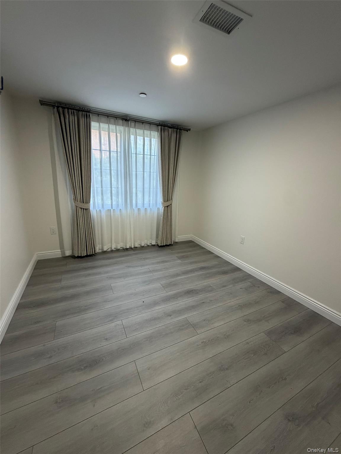 Single Family E 17th Street Brooklyn, NY 11226, MLS-1008172-4