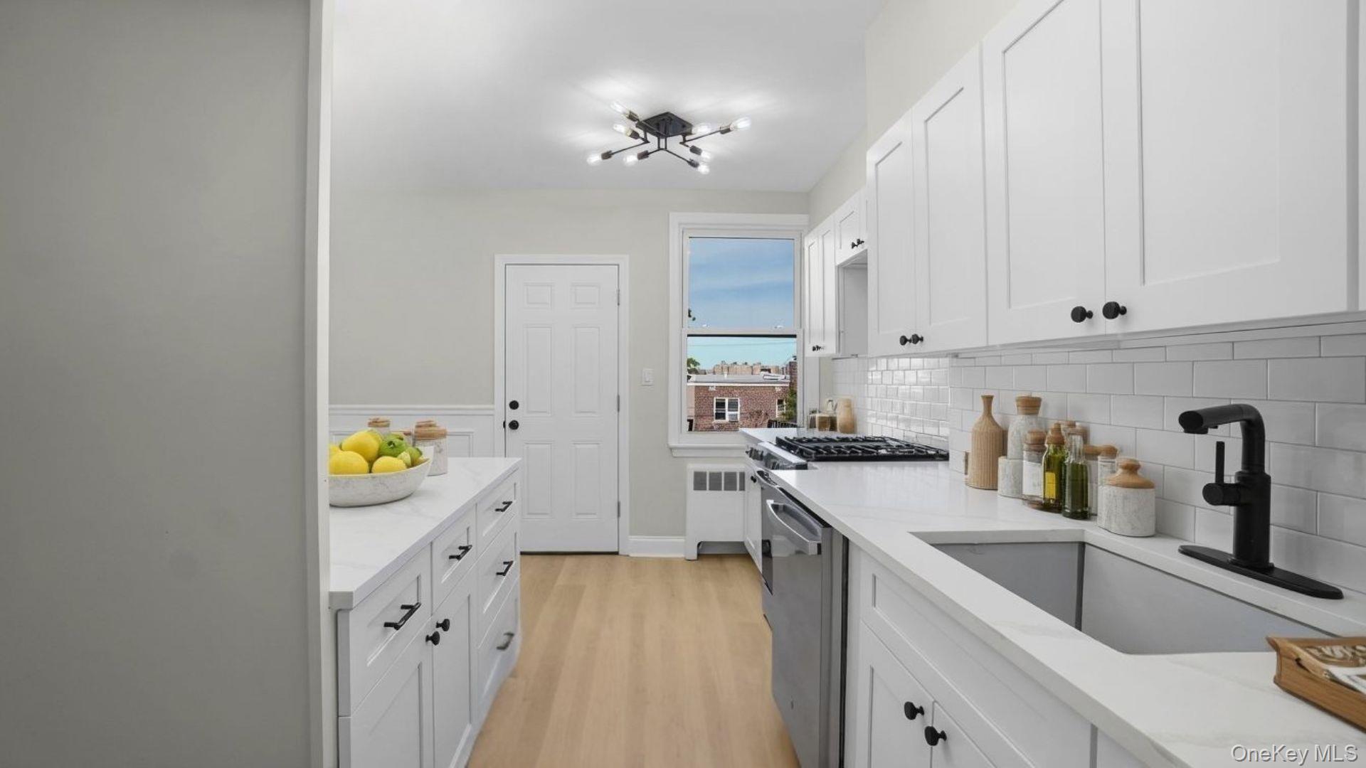 Single Family Corsa Bronx, NY 10469, MLS-1008182-5