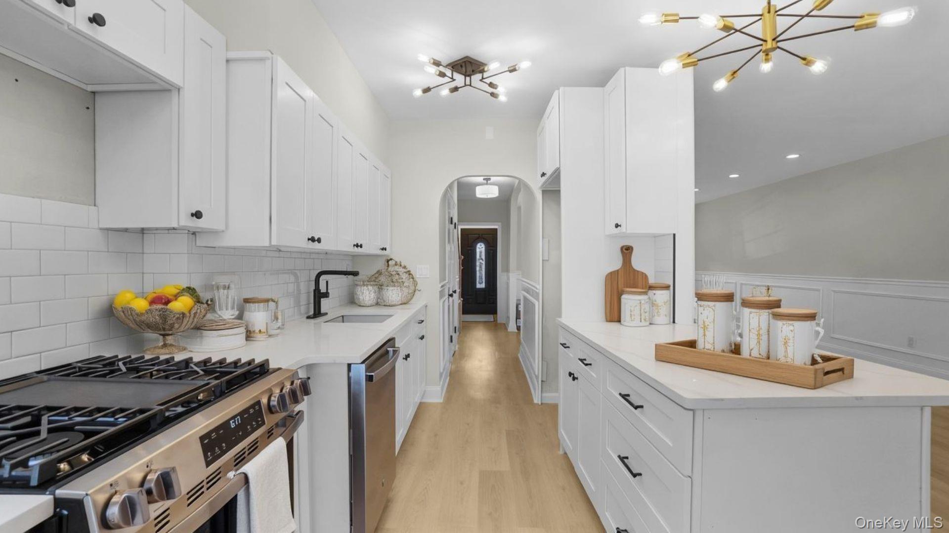 Single Family Corsa Bronx, NY 10469, MLS-1008182-6