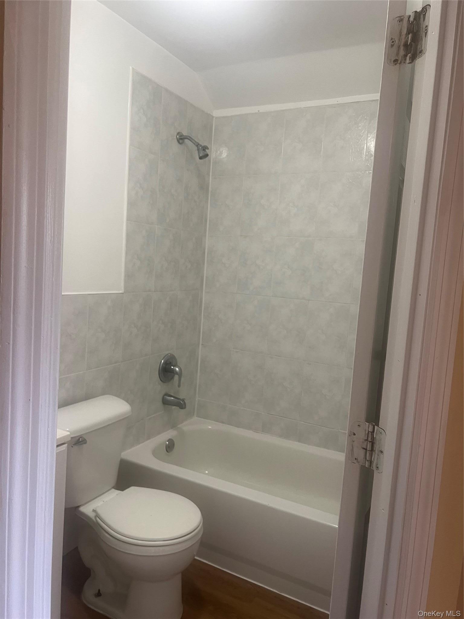 Apartment Laconia Avenue  Bronx, NY 10466, MLS-1008193-6
