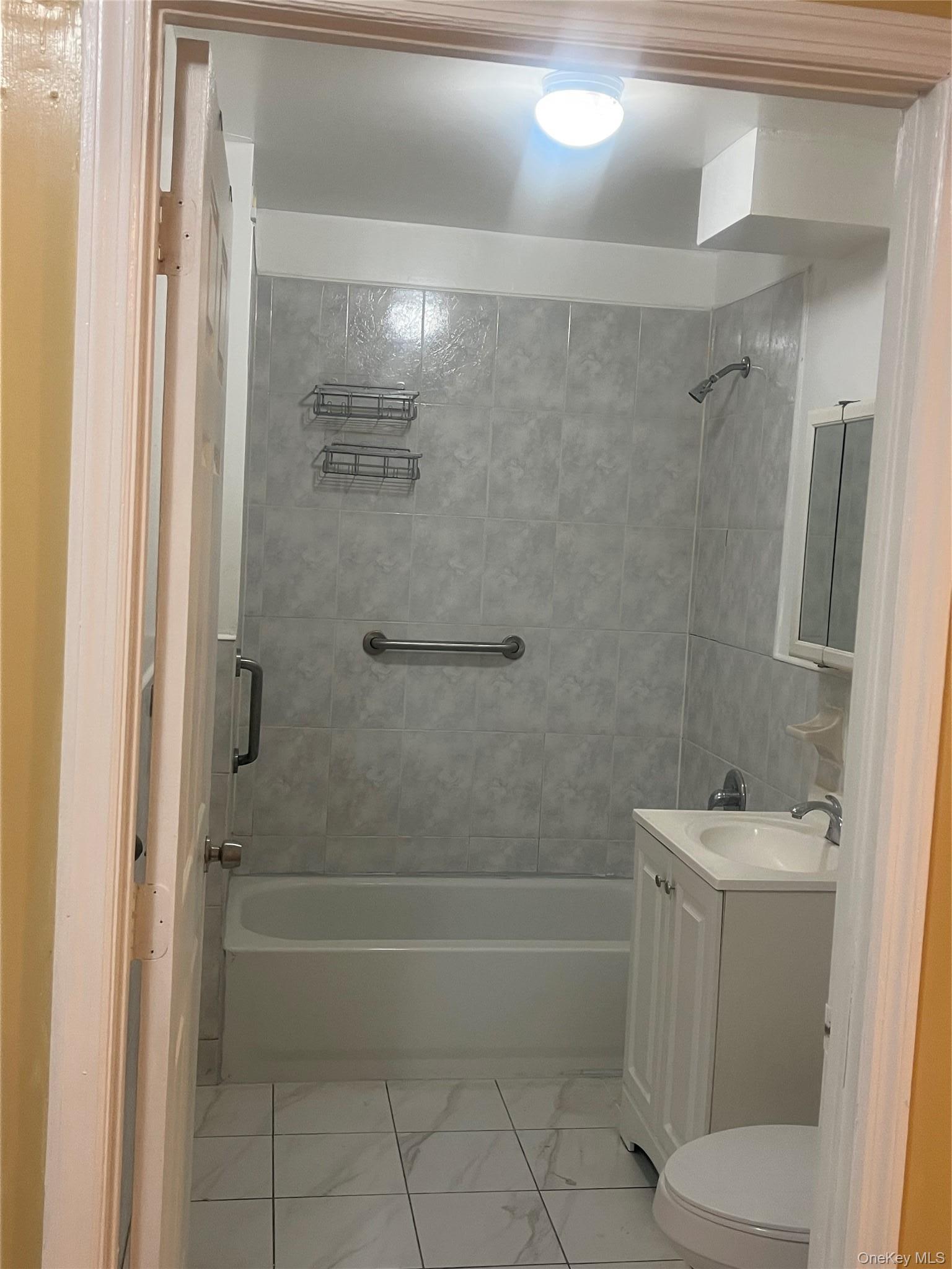 Apartment Laconia Avenue  Bronx, NY 10466, MLS-1008193-7