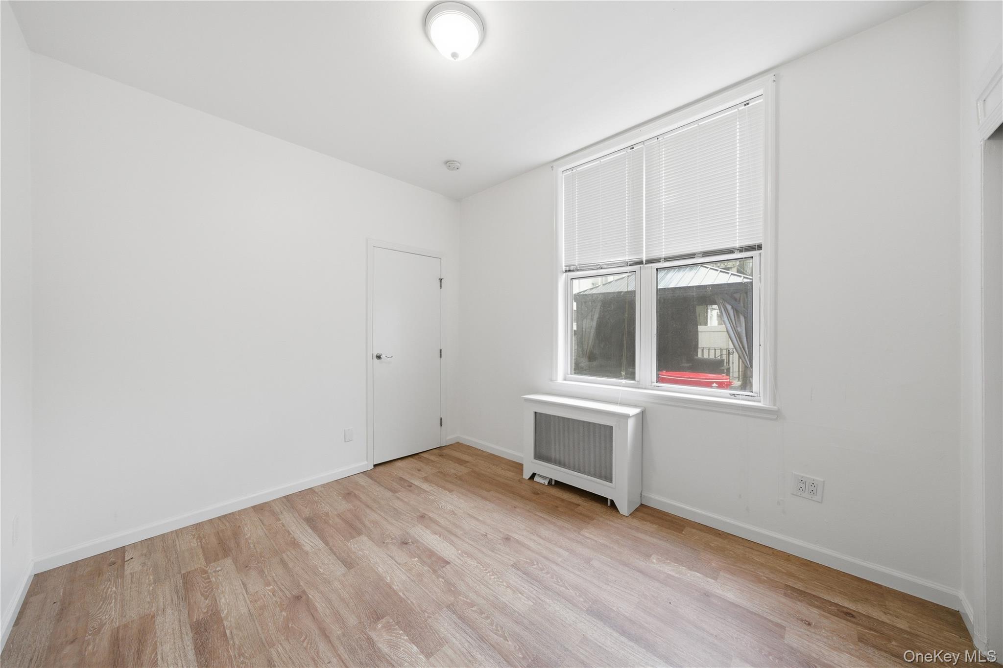 Single Family 76th Queens, NY 11379, MLS-1008200-6