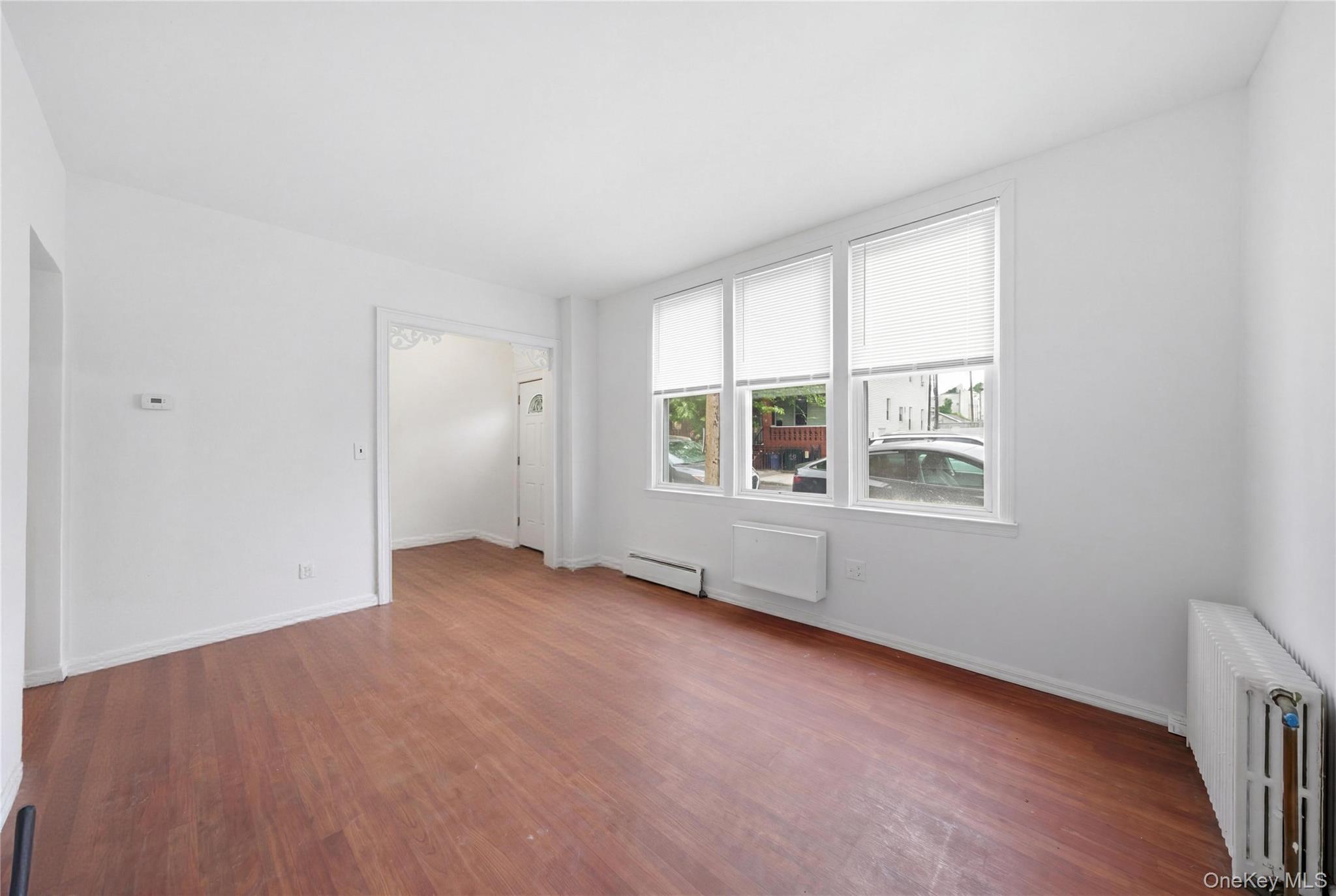 Single Family 76th Queens, NY 11379, MLS-1008200-7