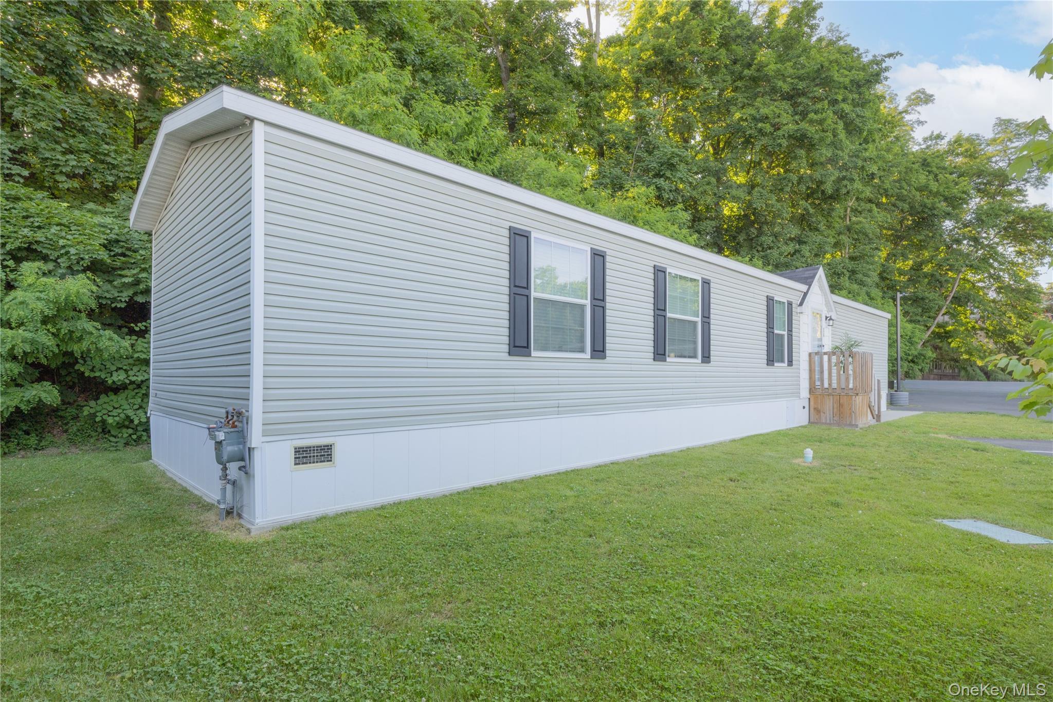 Single Family Leeward Rockland County, NY 10980, MLS-1008207-3
