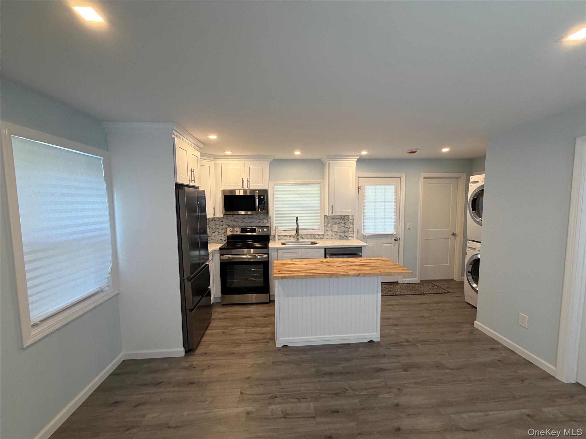 Single Family Fulton Avenue  Suffolk County, NY 11950, MLS-1008256-2