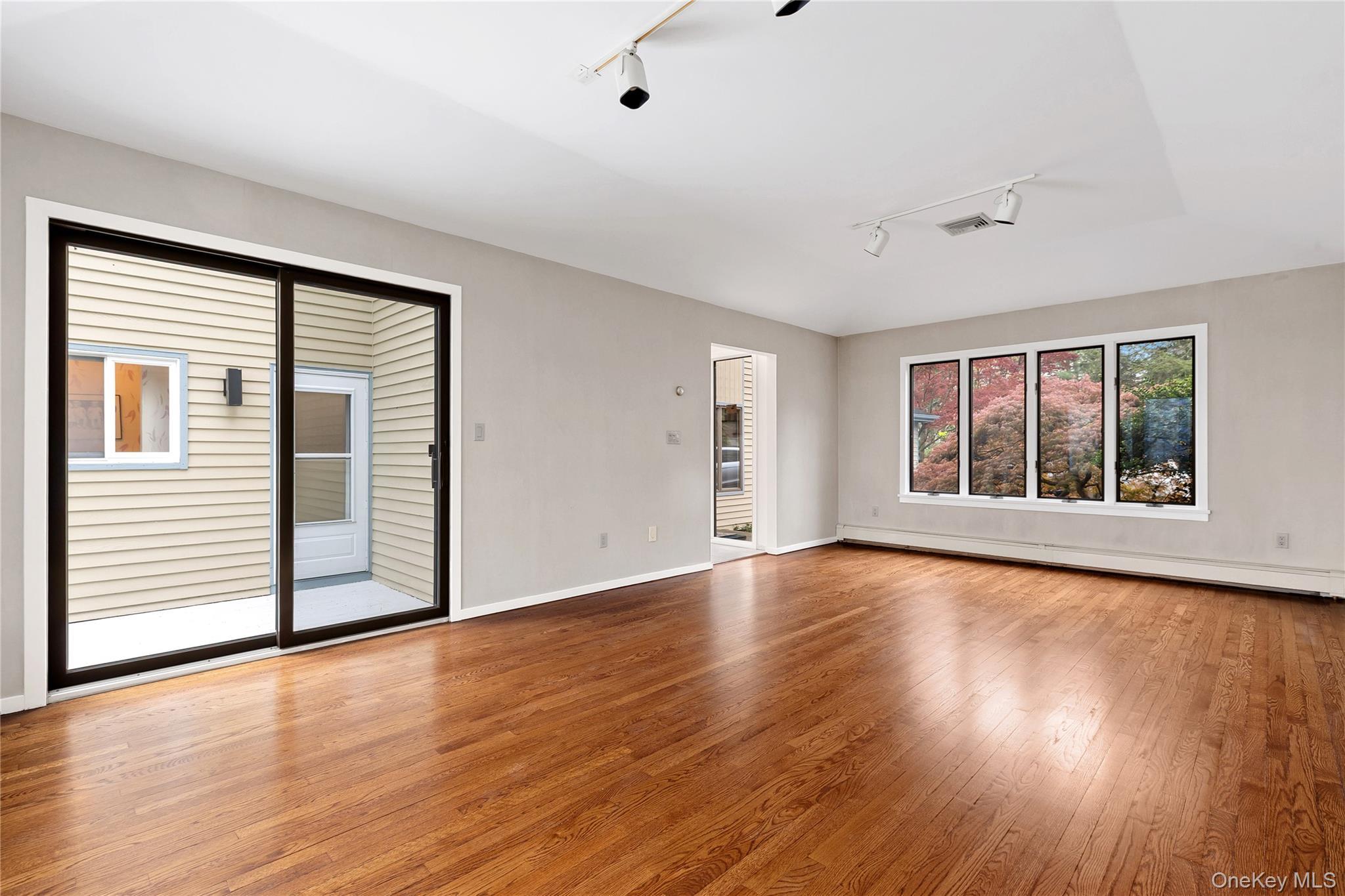 Single Family Westerly Lane Westchester County, NY 10594, MLS-1008267-8