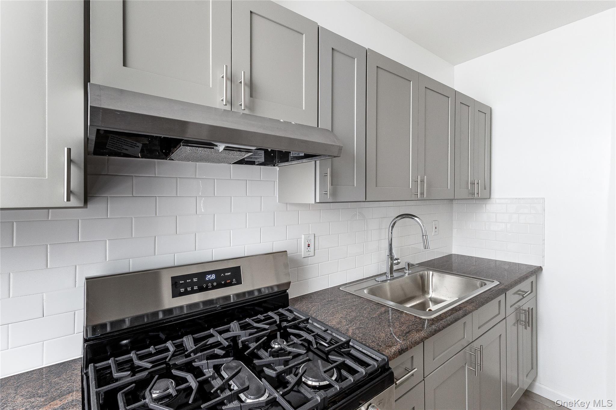Single Family 227th  Bronx, NY 10463, MLS-1008278-6