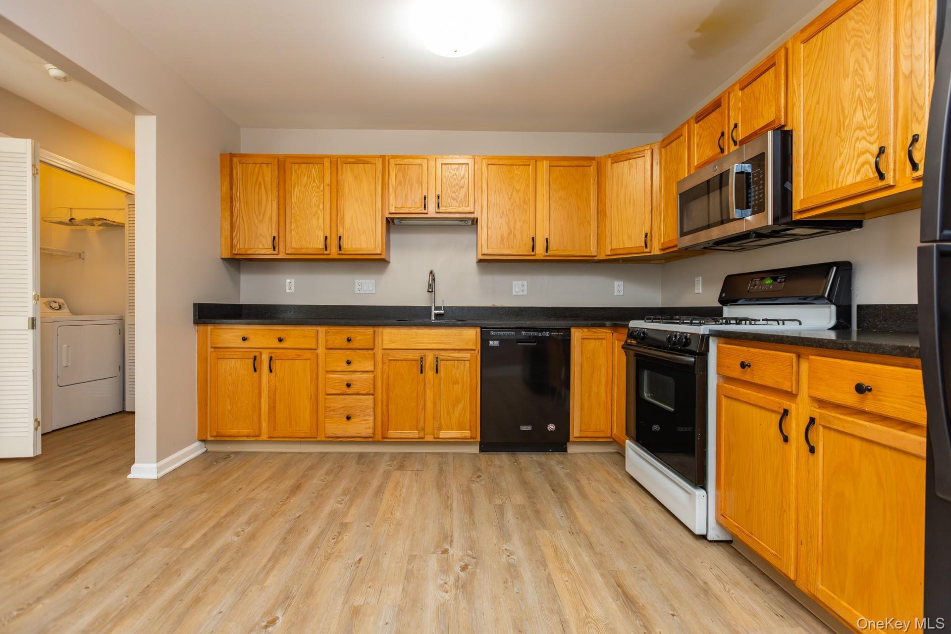 Single Family Crystal Hill Lane Dutchess County, NY 12603, MLS-1008288-5