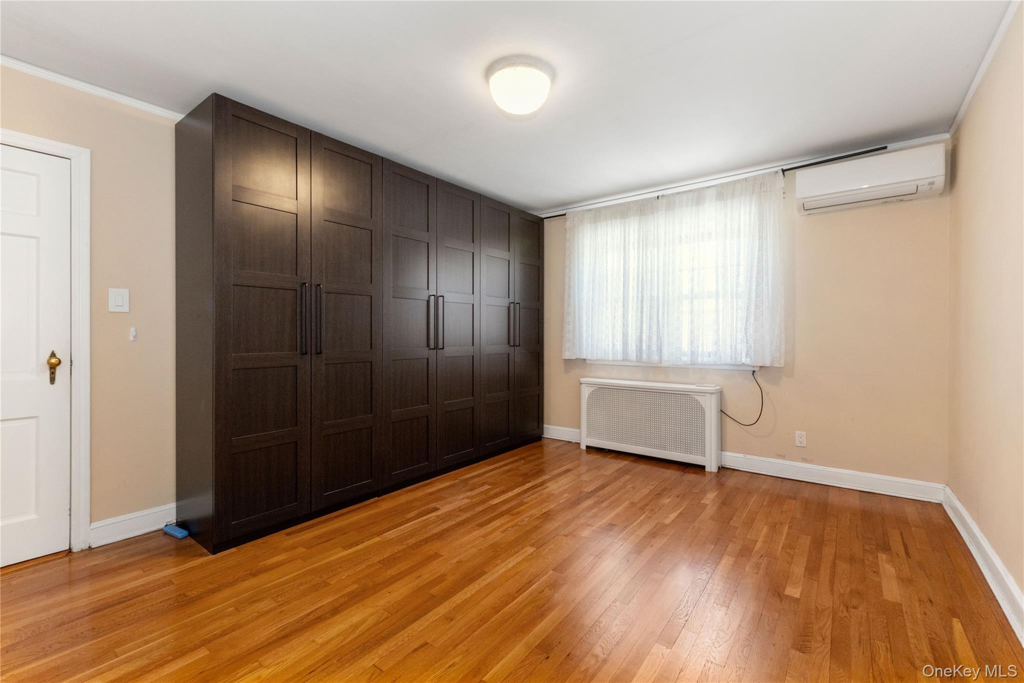 Single Family 83rd Queens, NY 11385, MLS-1008302-10