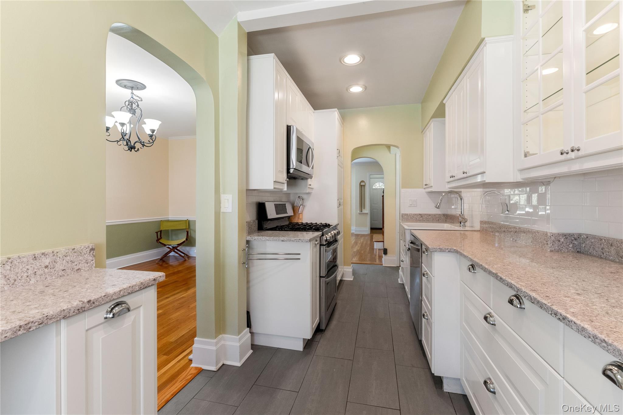 Single Family 83rd Queens, NY 11385, MLS-1008302-8