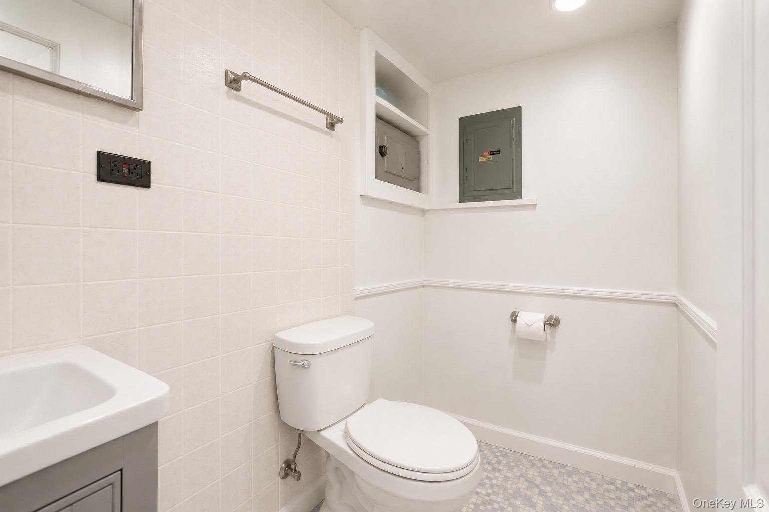 Single Family 119th Queens, NY 11356, MLS-1008317-17
