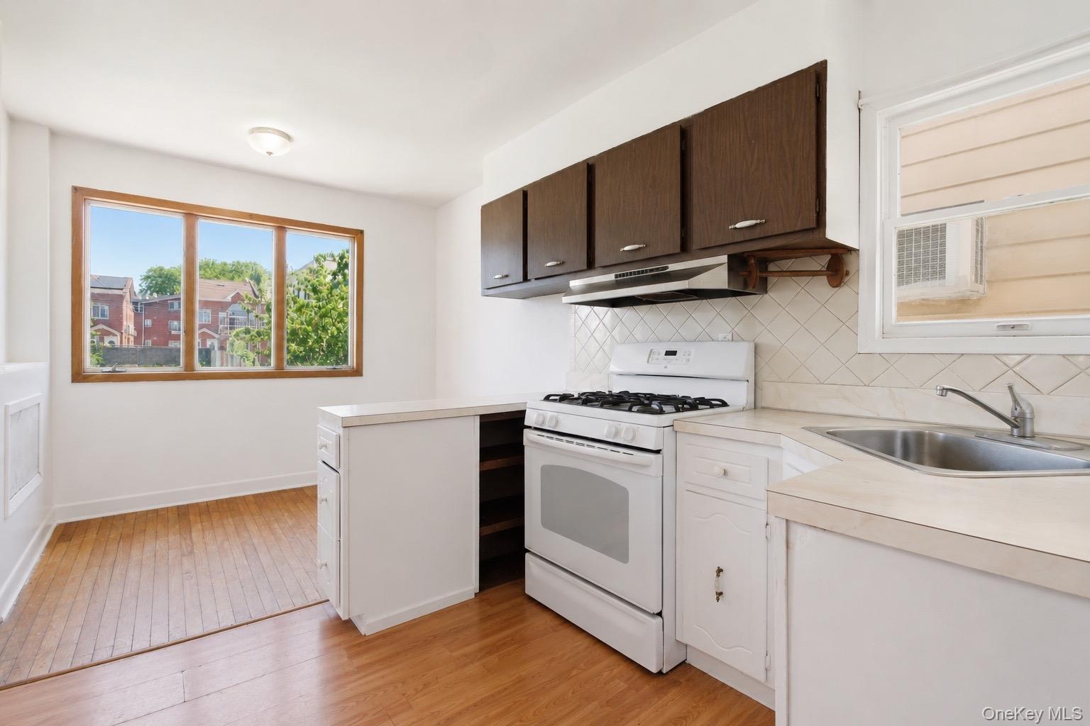 Single Family 119th Queens, NY 11356, MLS-1008317-5