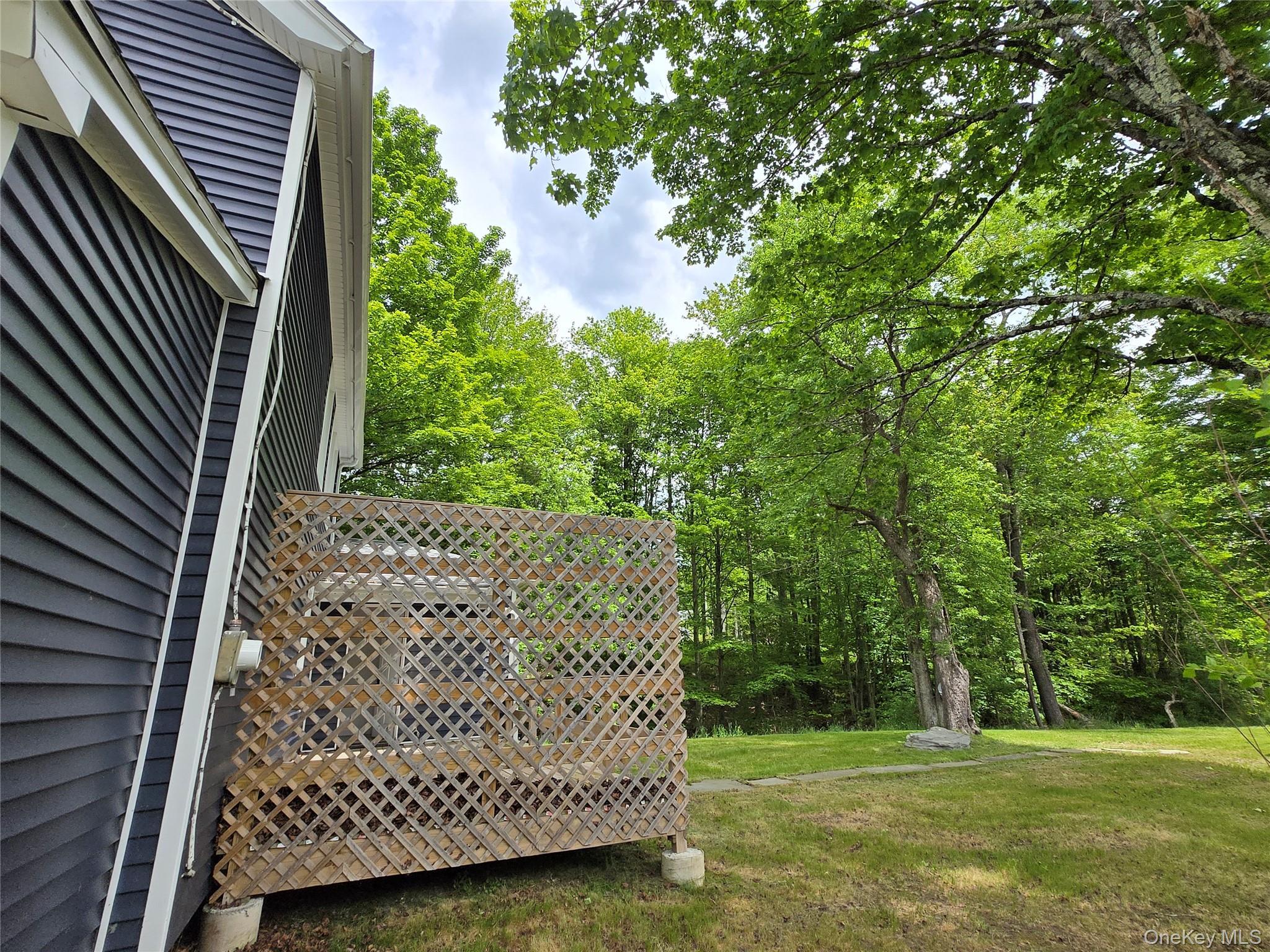 Single Family Spring Glen  Sullivan County, NY 12763, MLS-1008357-5