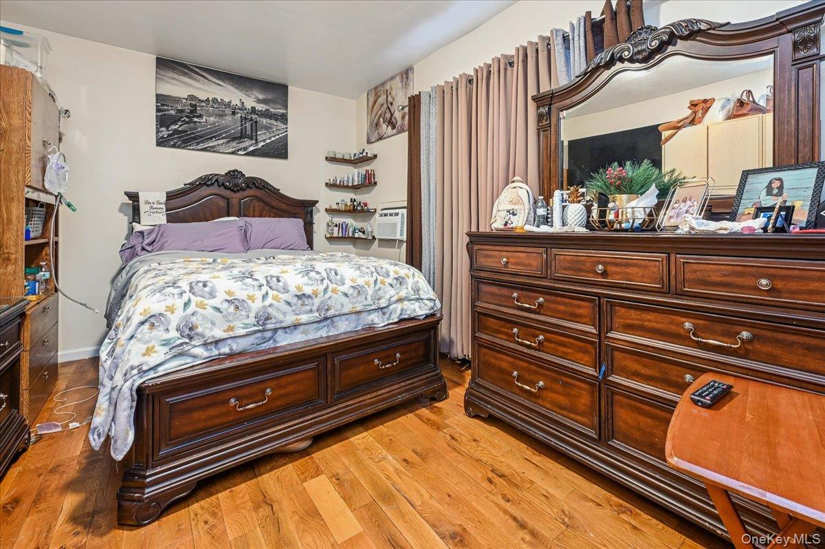 Single Family Stell Bronx, NY 10469, MLS-1008385-14