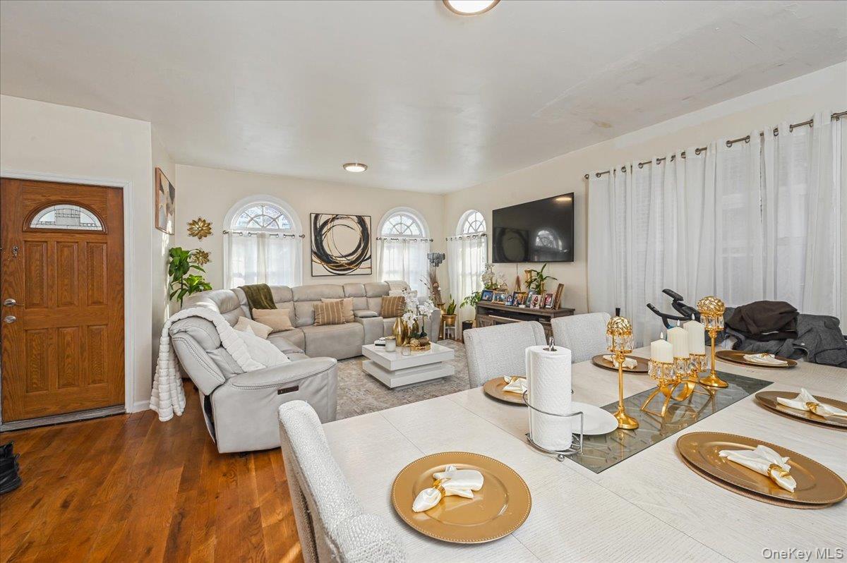 Single Family Stell Bronx, NY 10469, MLS-1008385-18