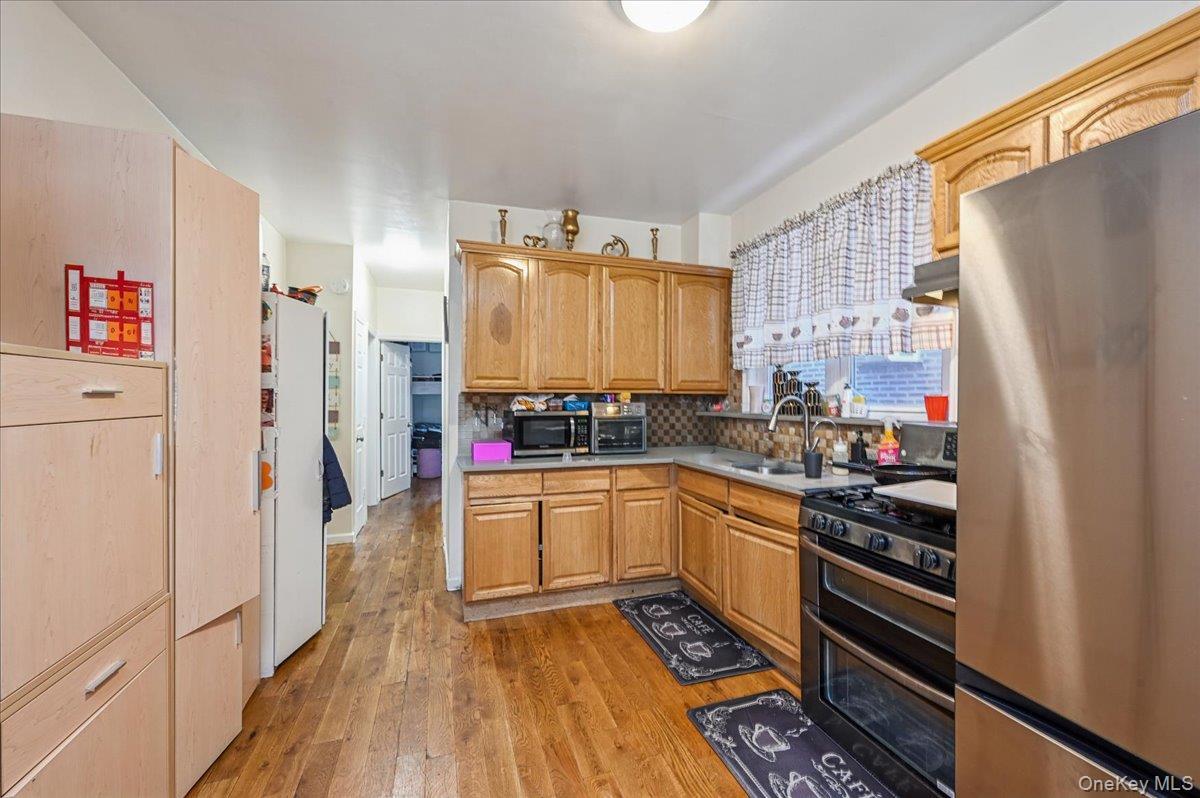 Single Family Stell Bronx, NY 10469, MLS-1008385-19