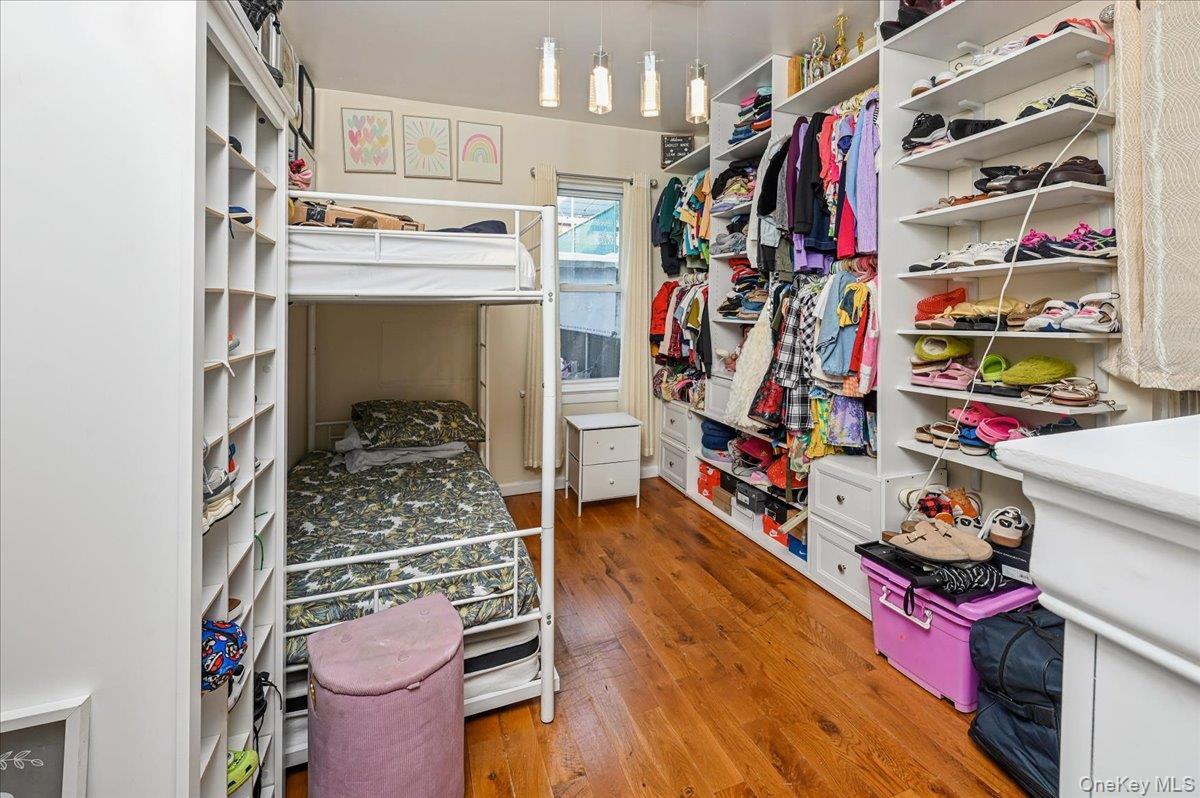 Single Family Stell Bronx, NY 10469, MLS-1008385-23