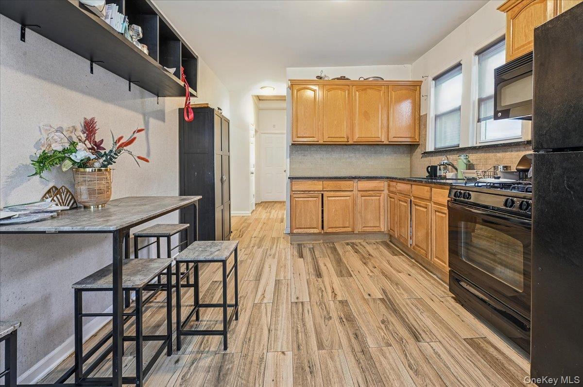 Single Family Stell Bronx, NY 10469, MLS-1008385-7