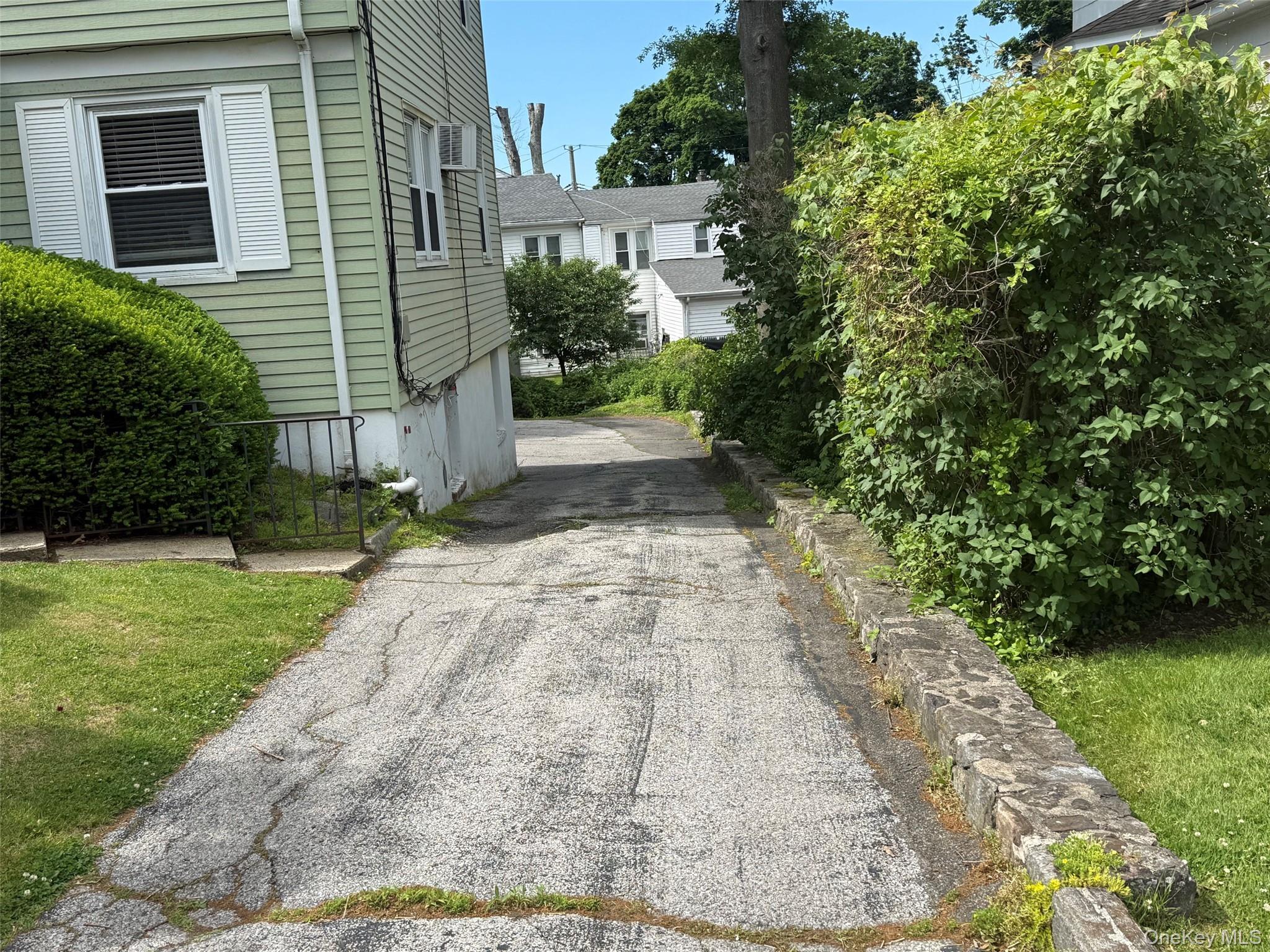Single Family Westchester Avenue Westchester County, NY 10573, MLS-1008396-21