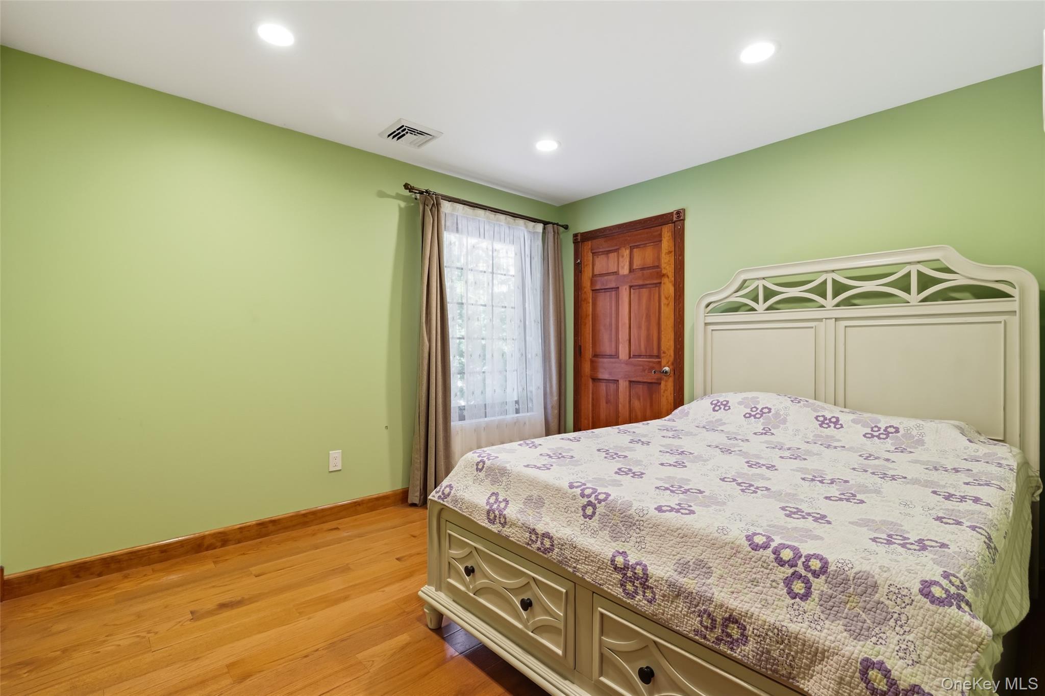 Single Family Old Willets Path Suffolk County, NY 11787, MLS-1008414-24