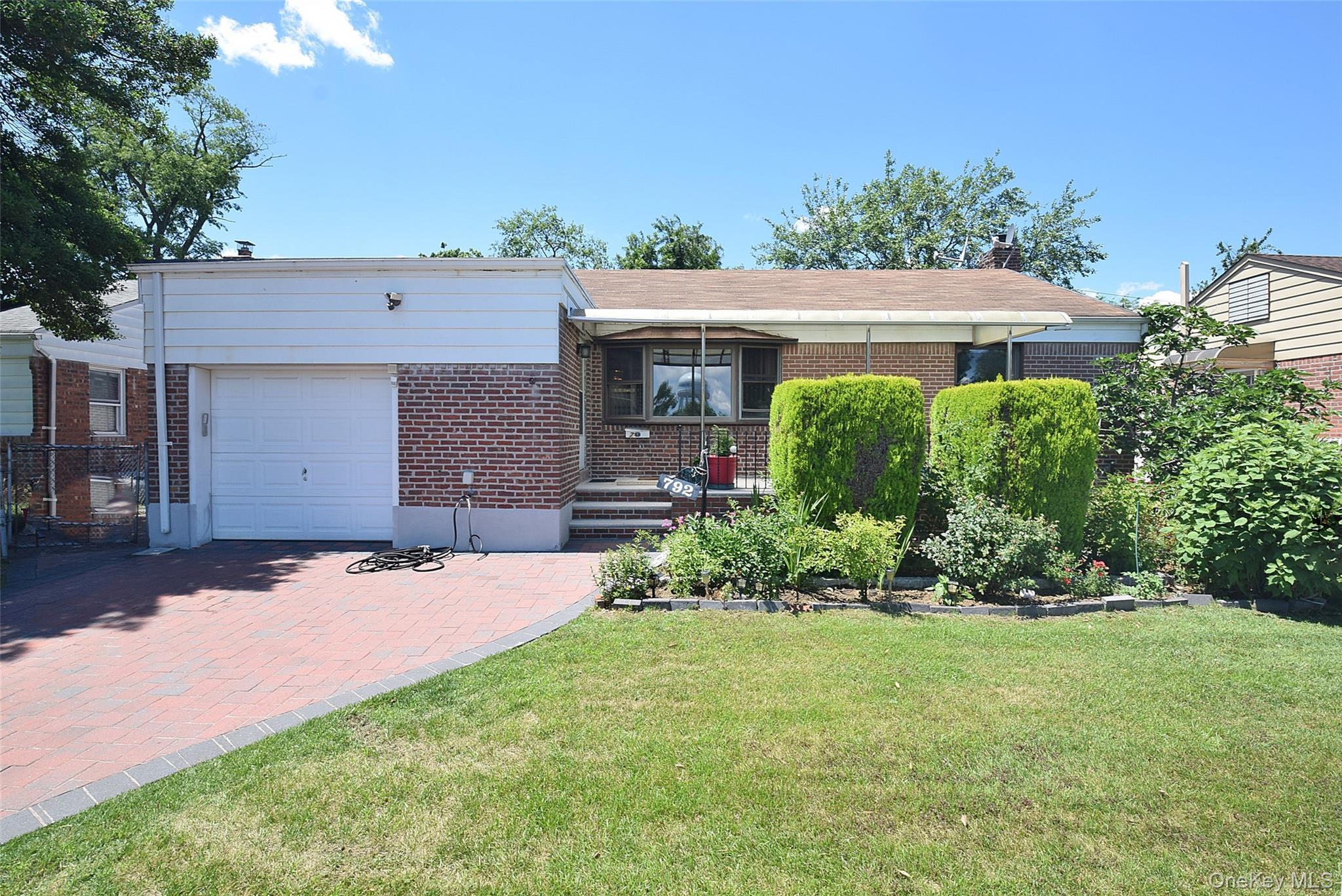 Single Family Bauer Street Nassau County, NY 11003, MLS-1008417-34