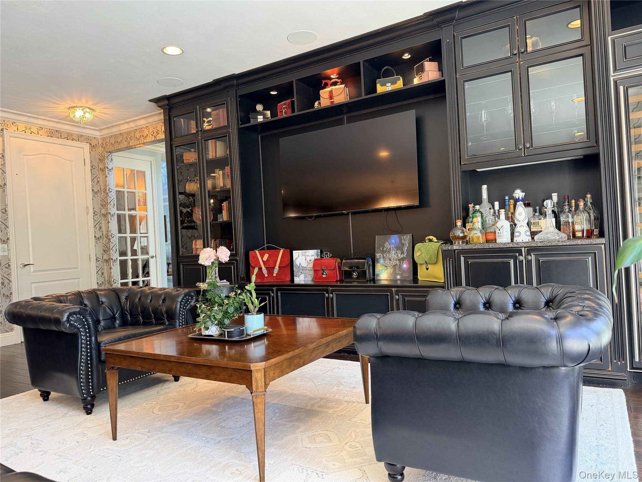 Single Family Hamlet Woods Drive Suffolk County, NY 11780, MLS-1008427-12