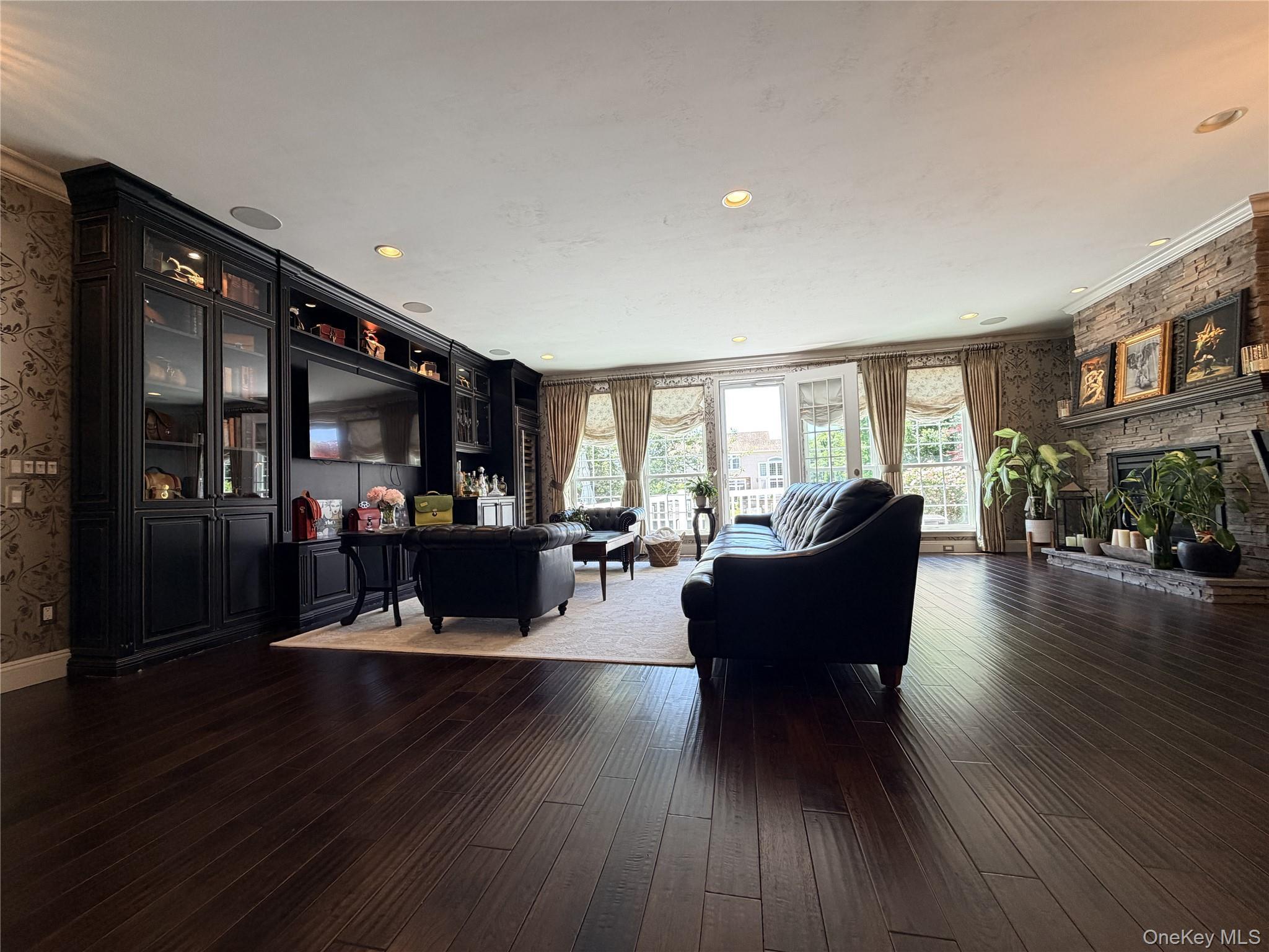 Single Family Hamlet Woods Drive Suffolk County, NY 11780, MLS-1008427-14