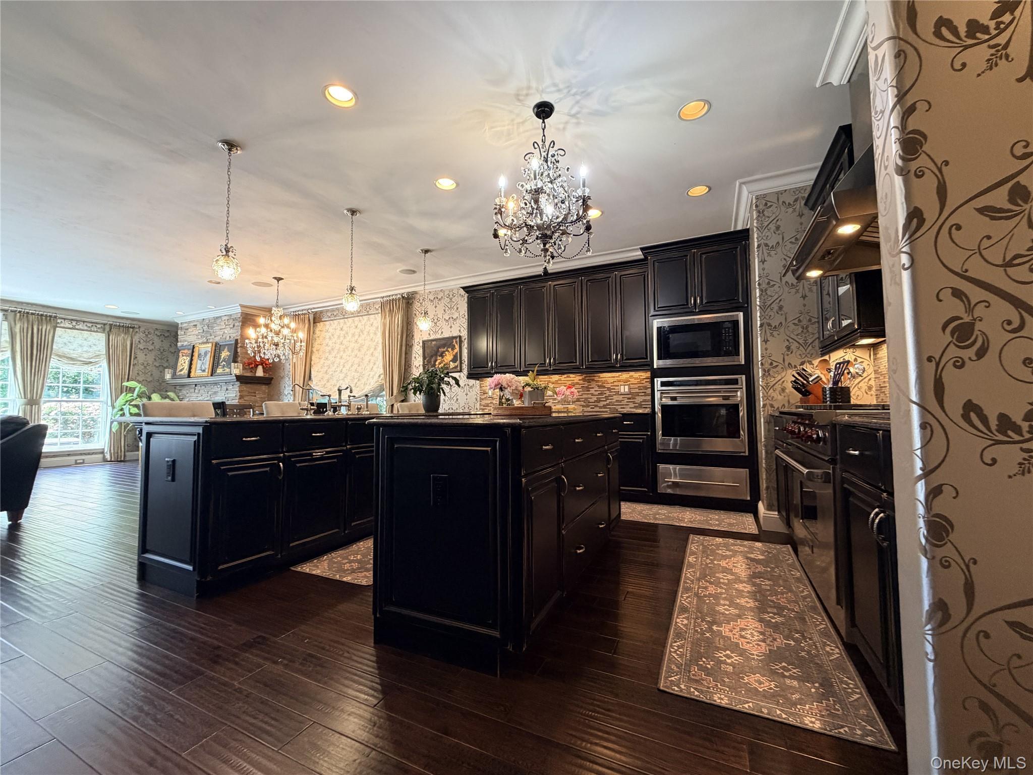 Single Family Hamlet Woods Drive Suffolk County, NY 11780, MLS-1008427-17