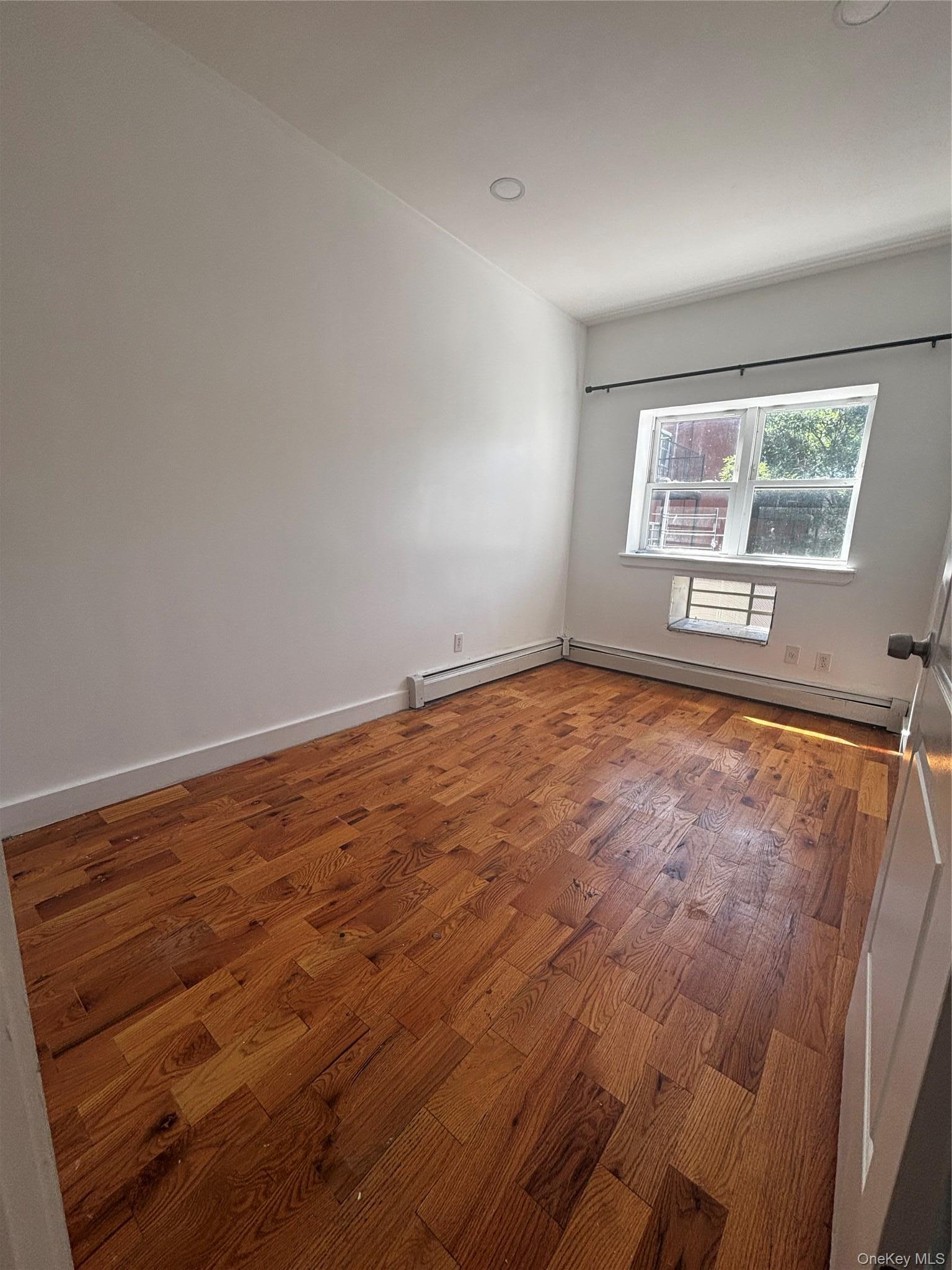 Single Family 140th Avenue Queens, NY 11413, MLS-1008465-10