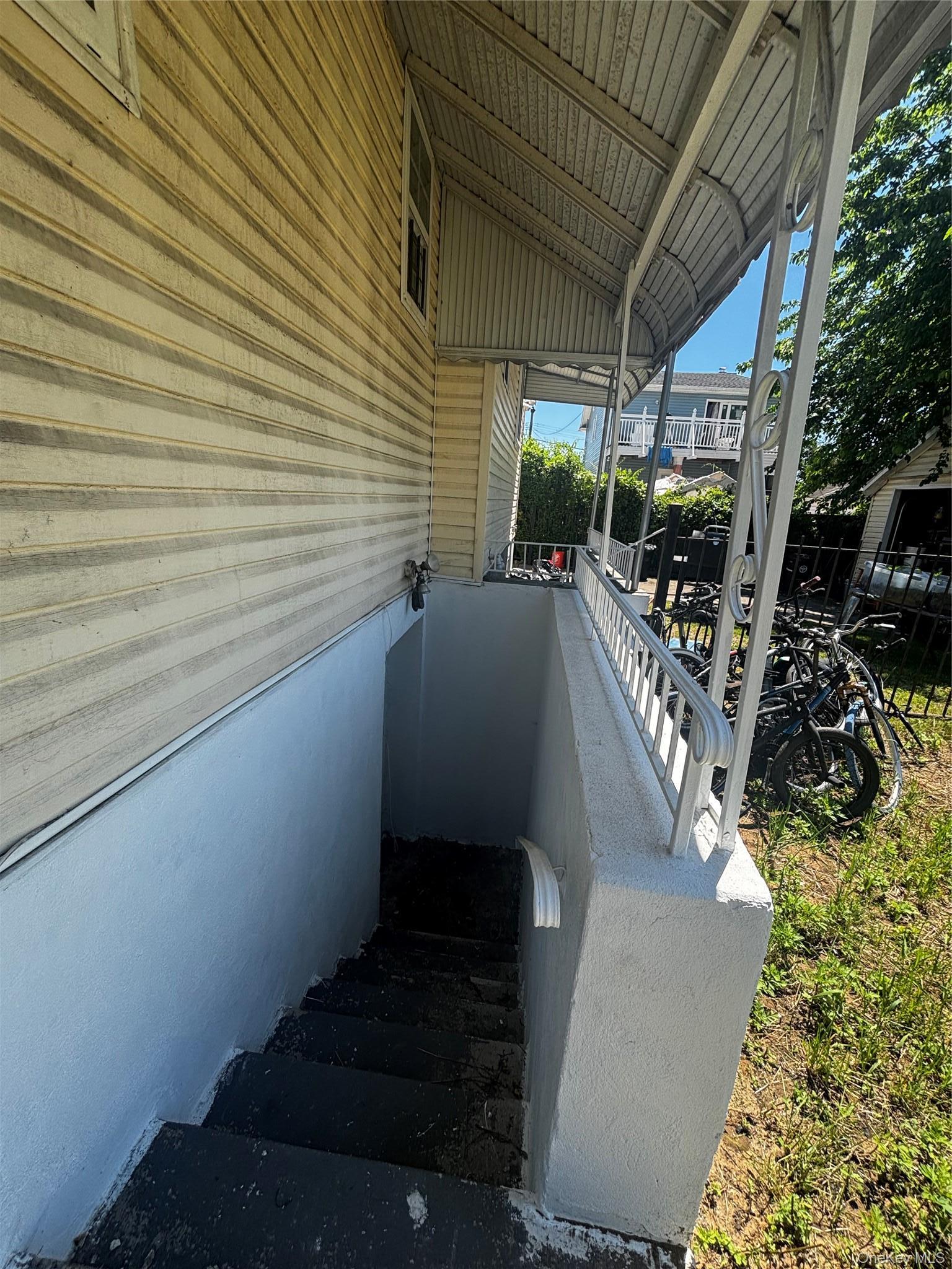 Single Family 140th Avenue  Queens, NY 11413, MLS-1008465-22