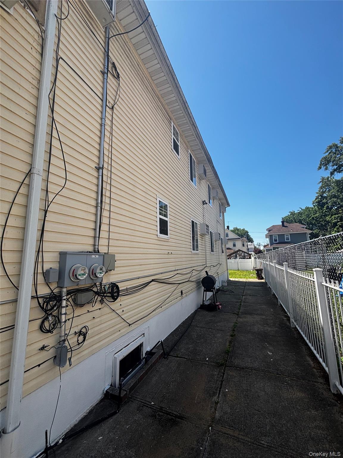 Single Family 140th Avenue Queens, NY 11413, MLS-1008465-3