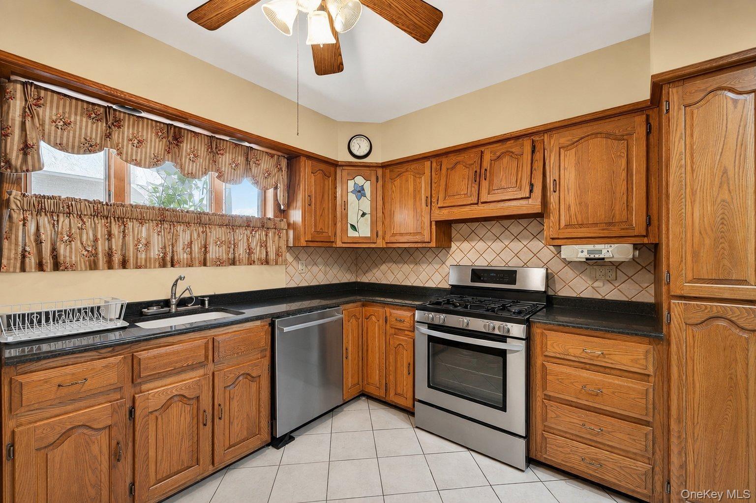 Single Family 169th Street Queens, NY 11358, MLS-1008480-8