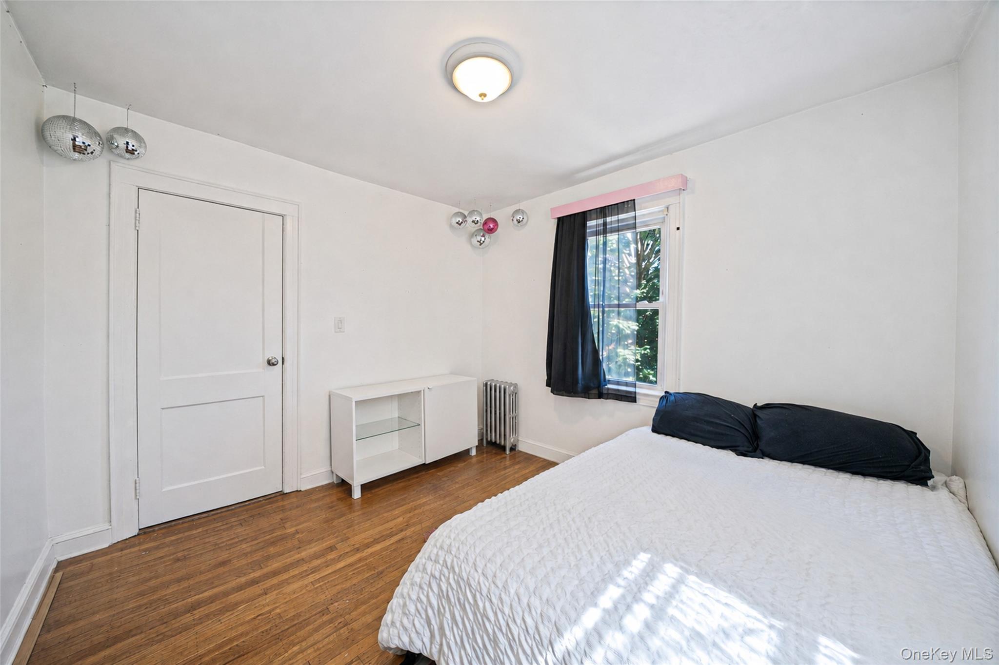 Single Family 88th Queens, NY 11426, MLS-1008486-13