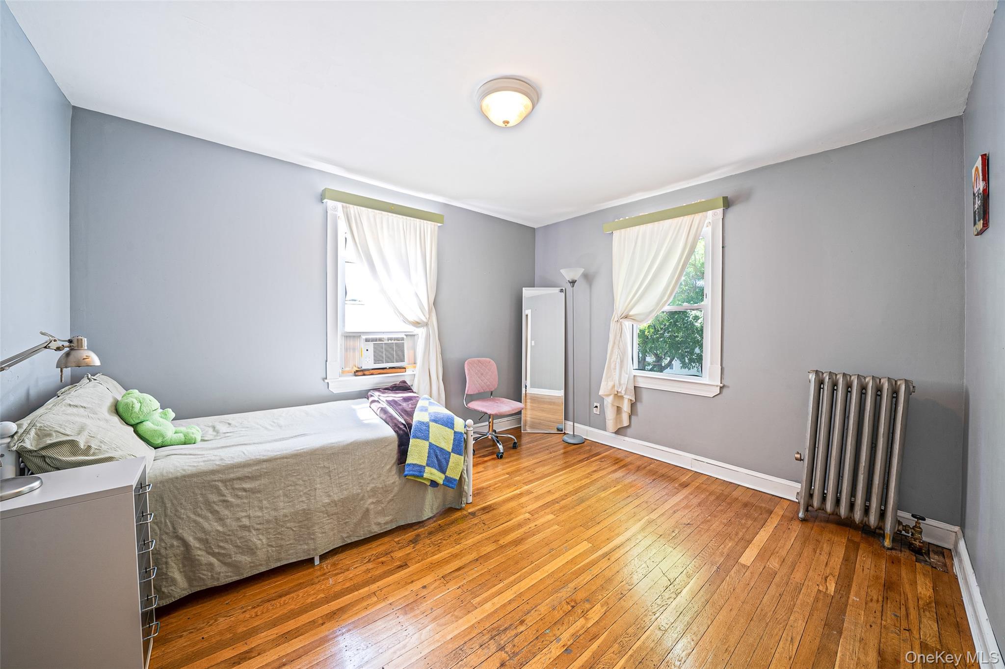 Single Family 88th Queens, NY 11426, MLS-1008486-14