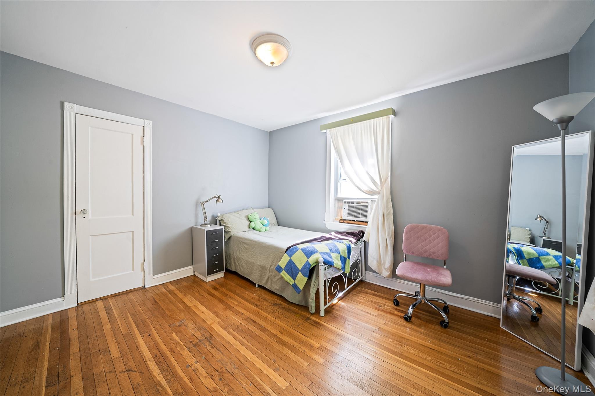 Single Family 88th Queens, NY 11426, MLS-1008486-15