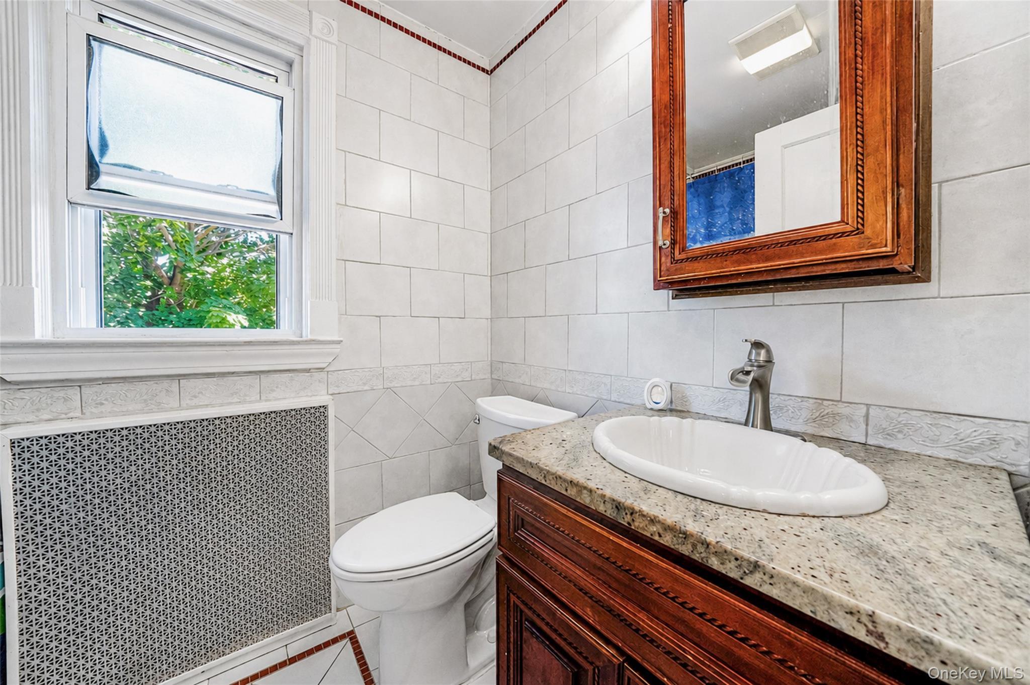 Single Family 88th Queens, NY 11426, MLS-1008486-16