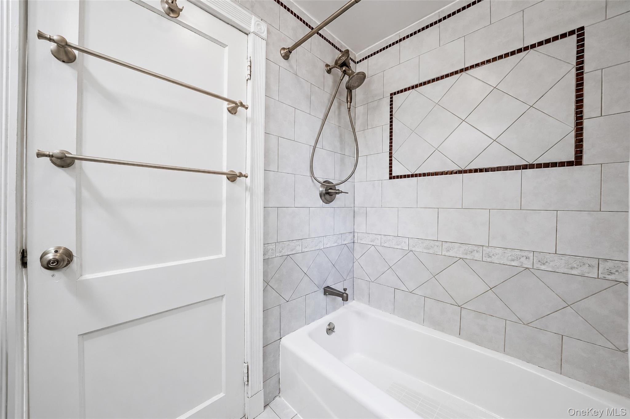 Single Family 88th Queens, NY 11426, MLS-1008486-17