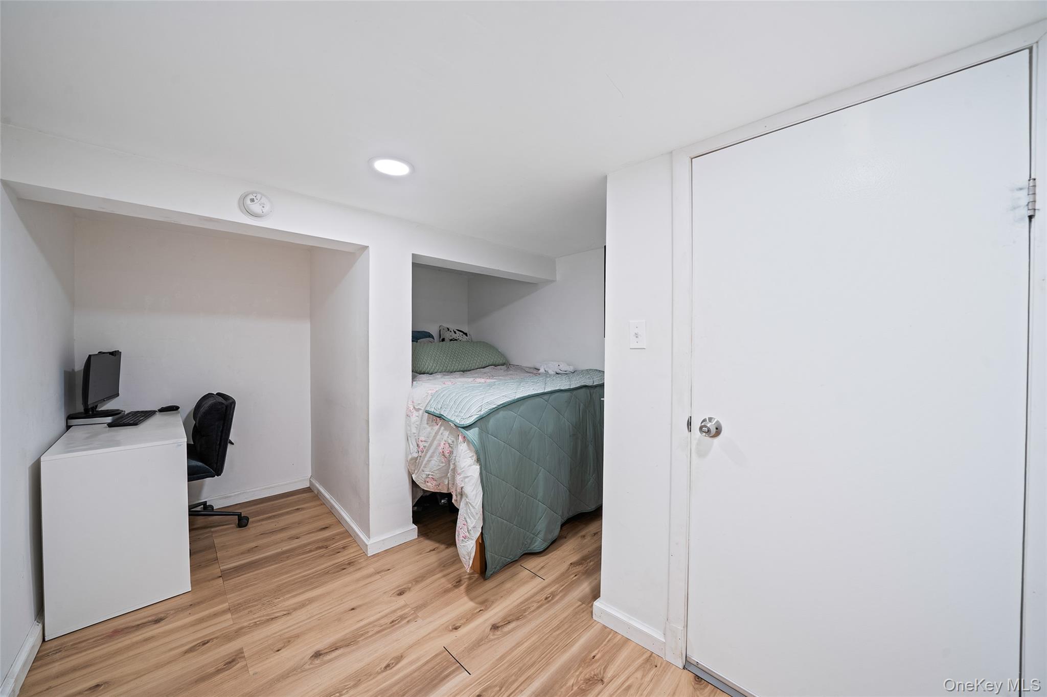 Single Family 88th Queens, NY 11426, MLS-1008486-24