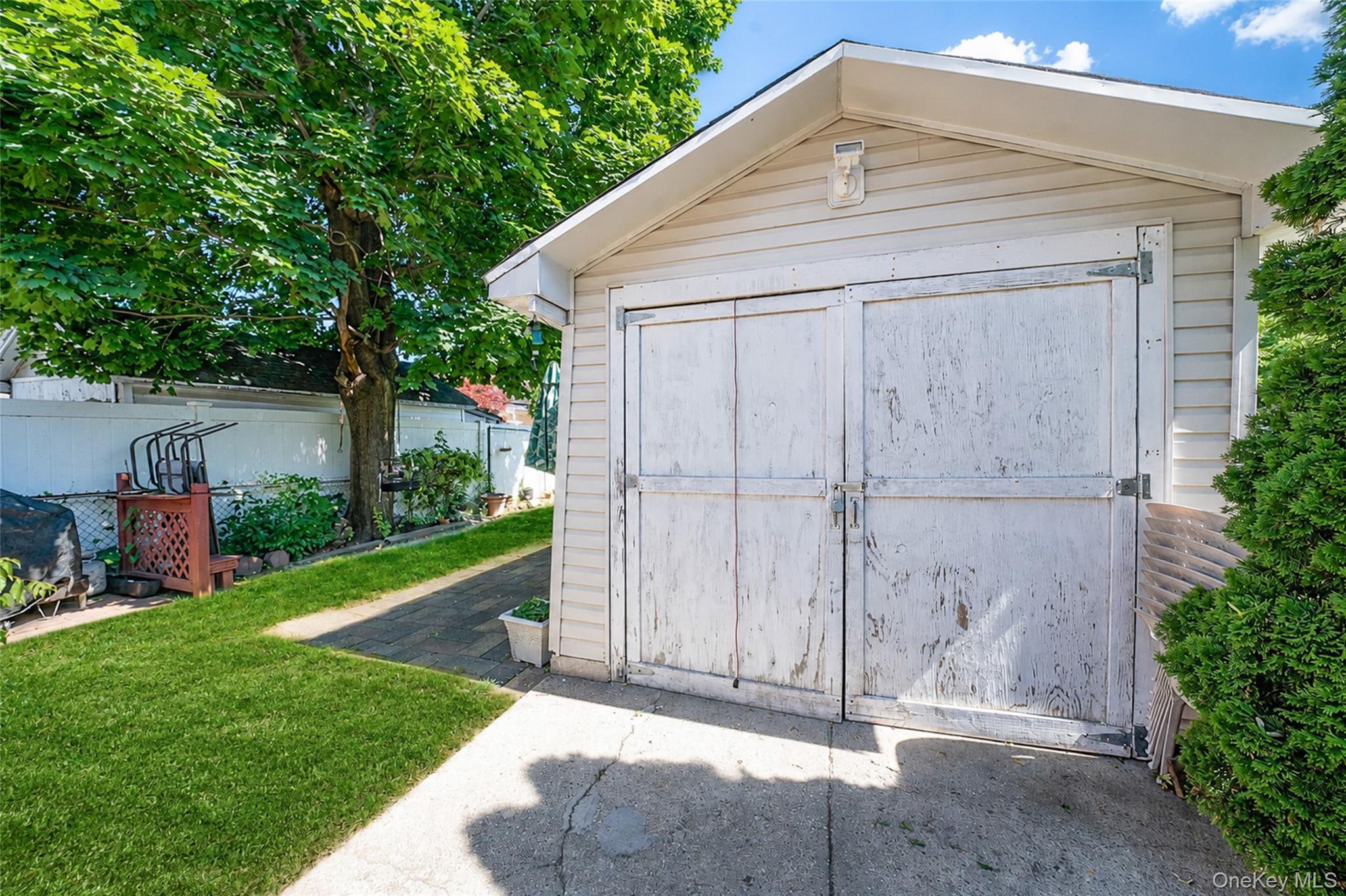Single Family 88th Queens, NY 11426, MLS-1008486-35